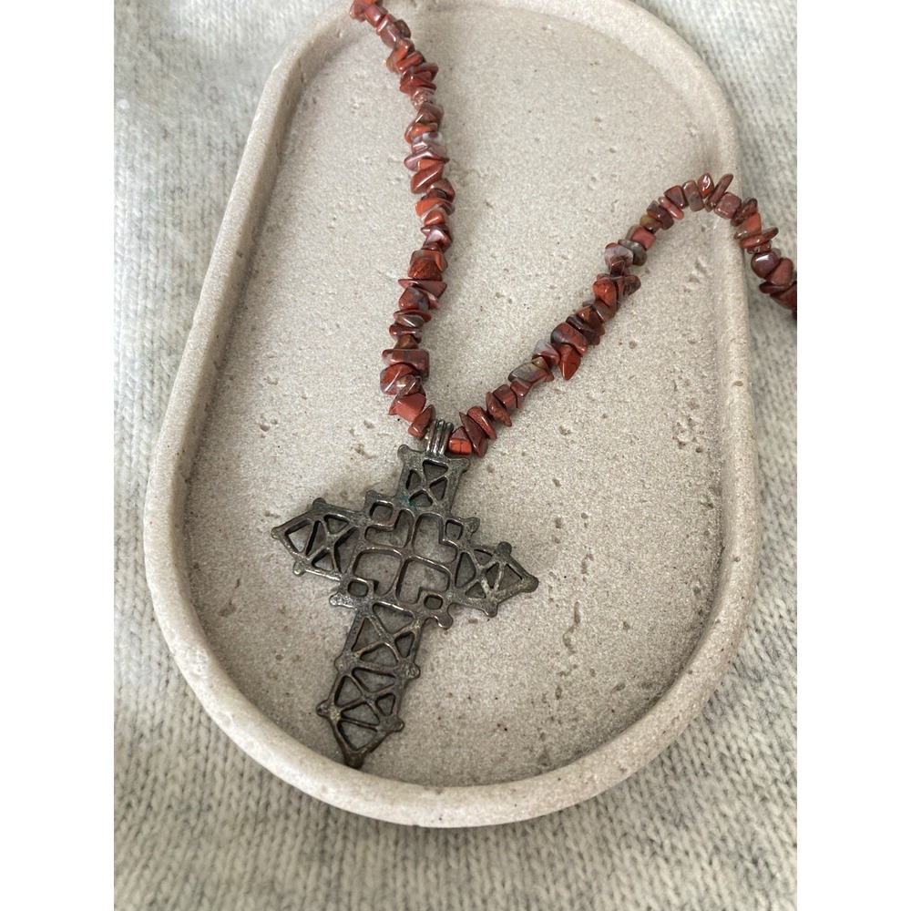 Natural Stone Deep Red Chip Necklace Openwork Large Cross Pendant Chunky